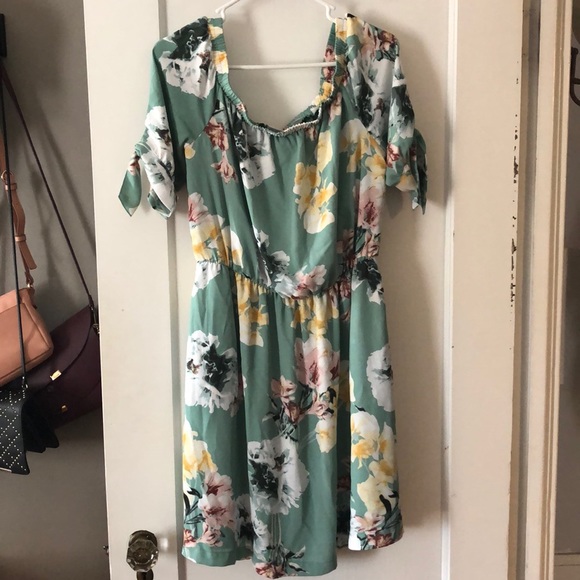 Floral dress - Picture 2 of 5
